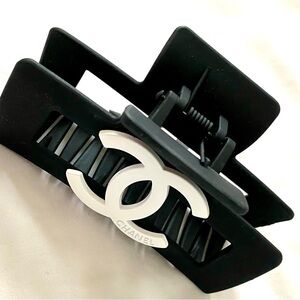 New inspired styled hairclip